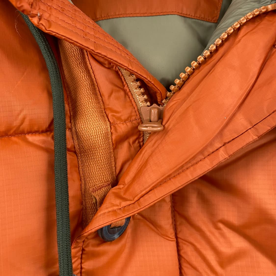 아웃스탠딩 카라코람 구스다운 퀼팅 오렌지 파카 패딩 (100) 상품이미지5