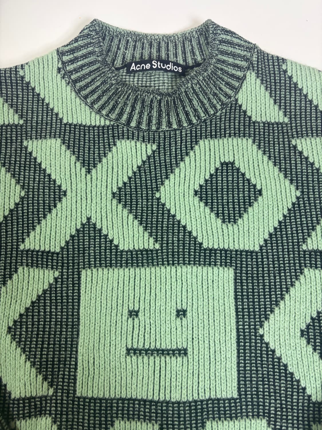 아크네 남녀공용 니트 상품이미지3