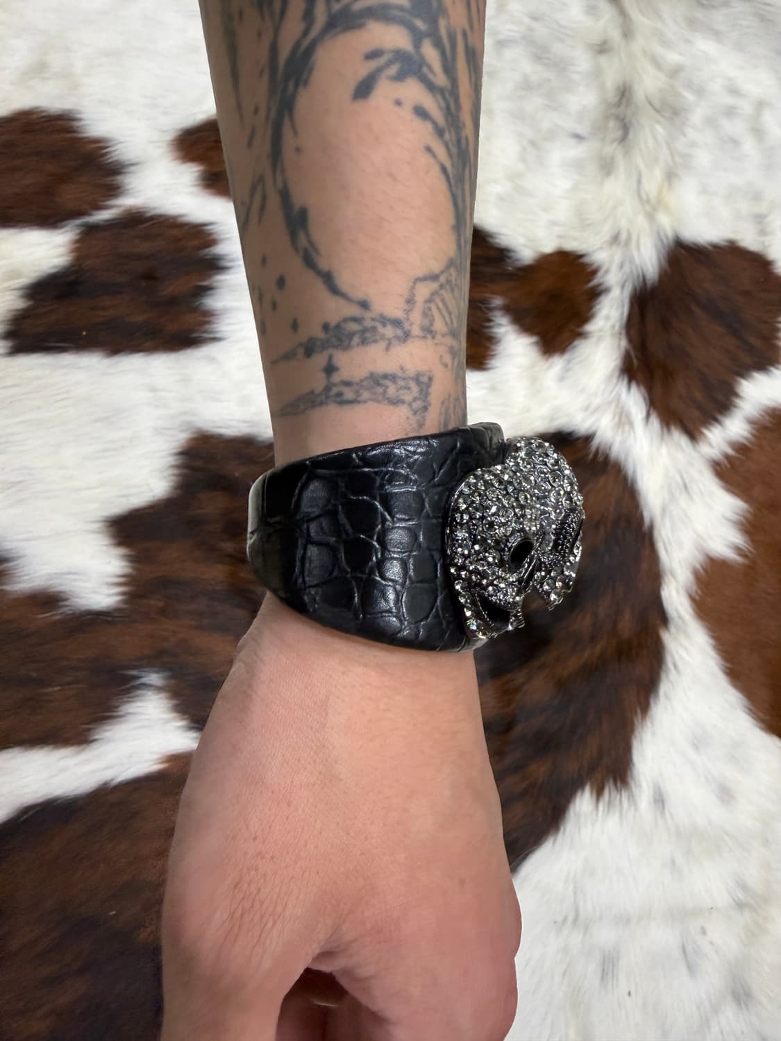 Butler & Wilson 크리스탈 스컬 레더 뱅글 상품이미지2