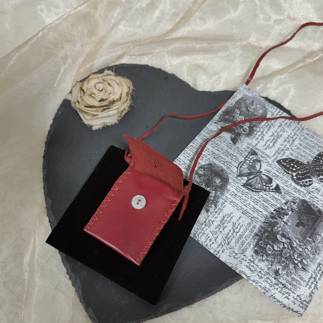 빈티지 빨간 가방 쉘 단추 쉬가죽 목걸이 상품이미지2