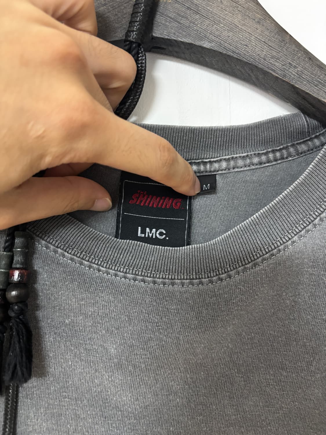 [M] LMC 더 샤이닝 콜라보 워시드 블랙 티셔츠 상품이미지3