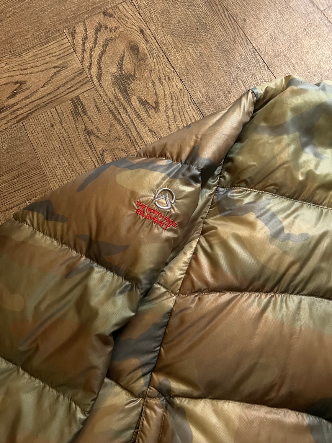 [M]노스페이스 재팬 써밋 아콘 카구아 카모 경량 패딩 상품이미지3