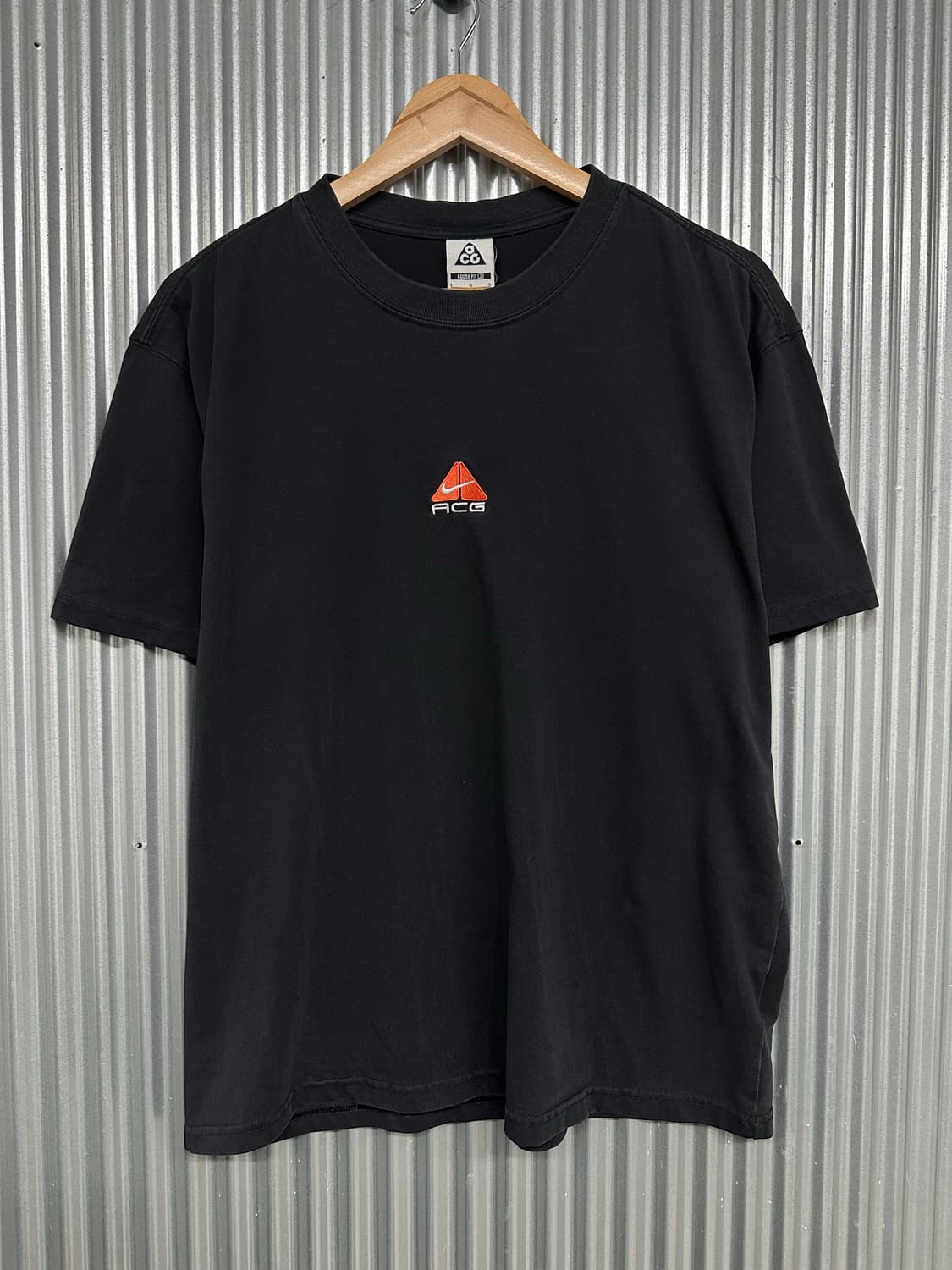 [L] 나이키 ACG 블랙 로고 반팔 티셔츠 상품이미지1