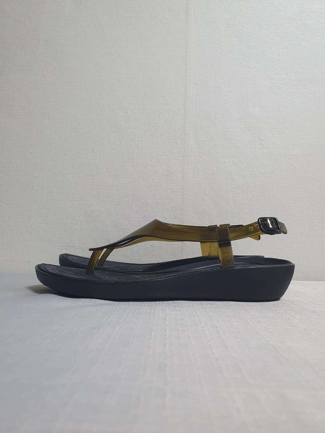 크록스 리얼리 섹시 T스트랩 샌들 240mm 상품이미지4