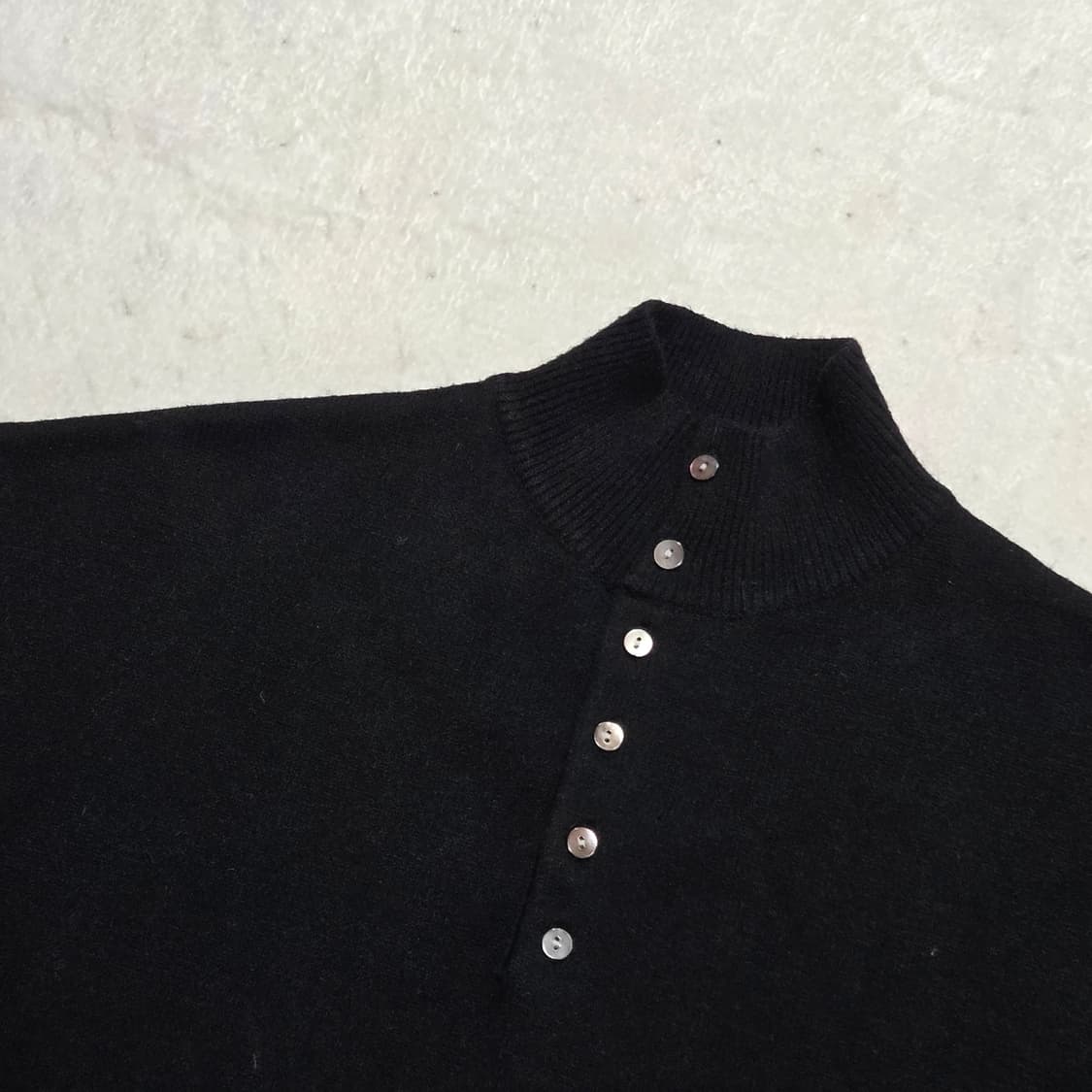 빈티지 블랙 오버핏 미들넥 니트 상품이미지2