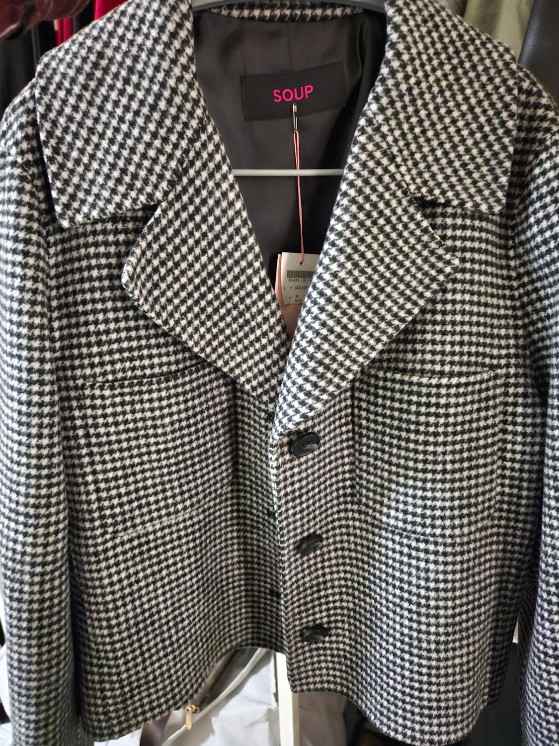 SOUP 핸드메이드숏코트 (66사이즈 택있는 새옷) 하운드투스 상품이미지4