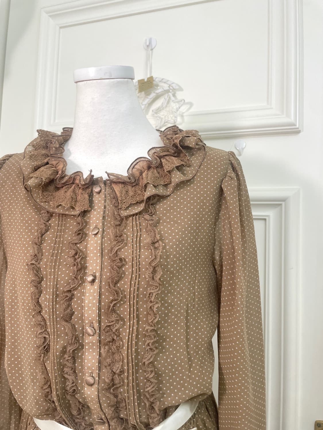 brown dot ruffle embroidery chiffon opc 상품이미지7