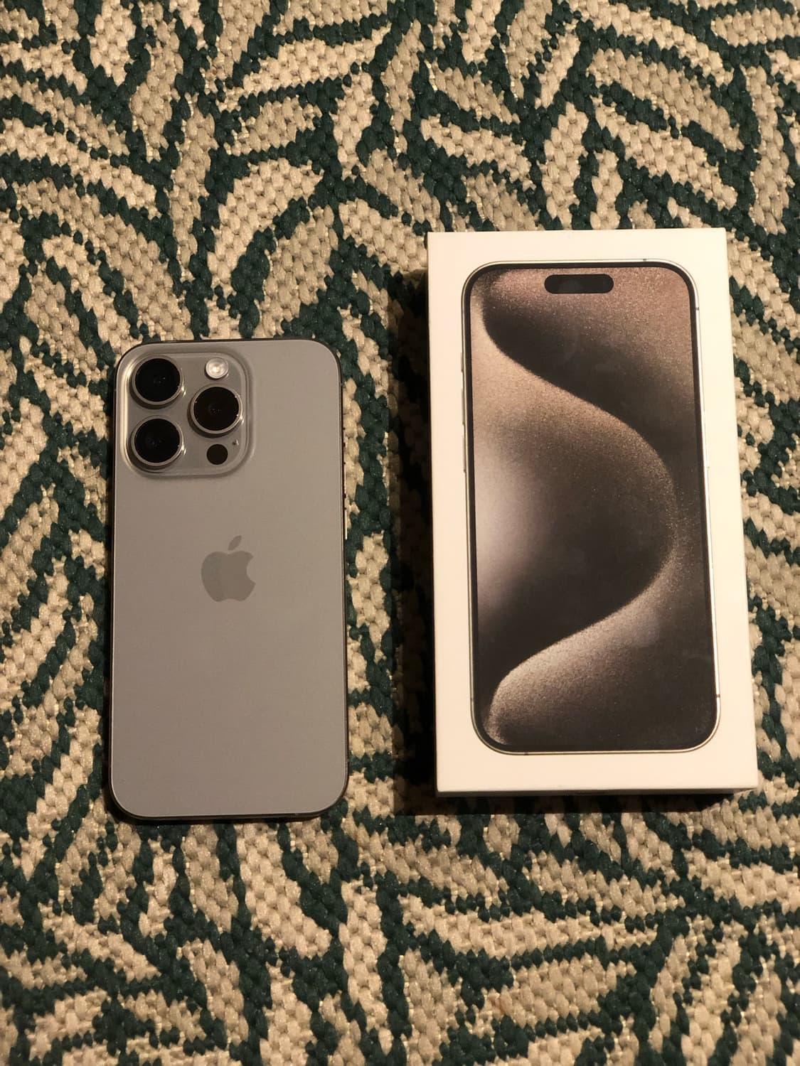 아이폰 15프로 512기가 네추럴티타늄 S급 상품이미지1