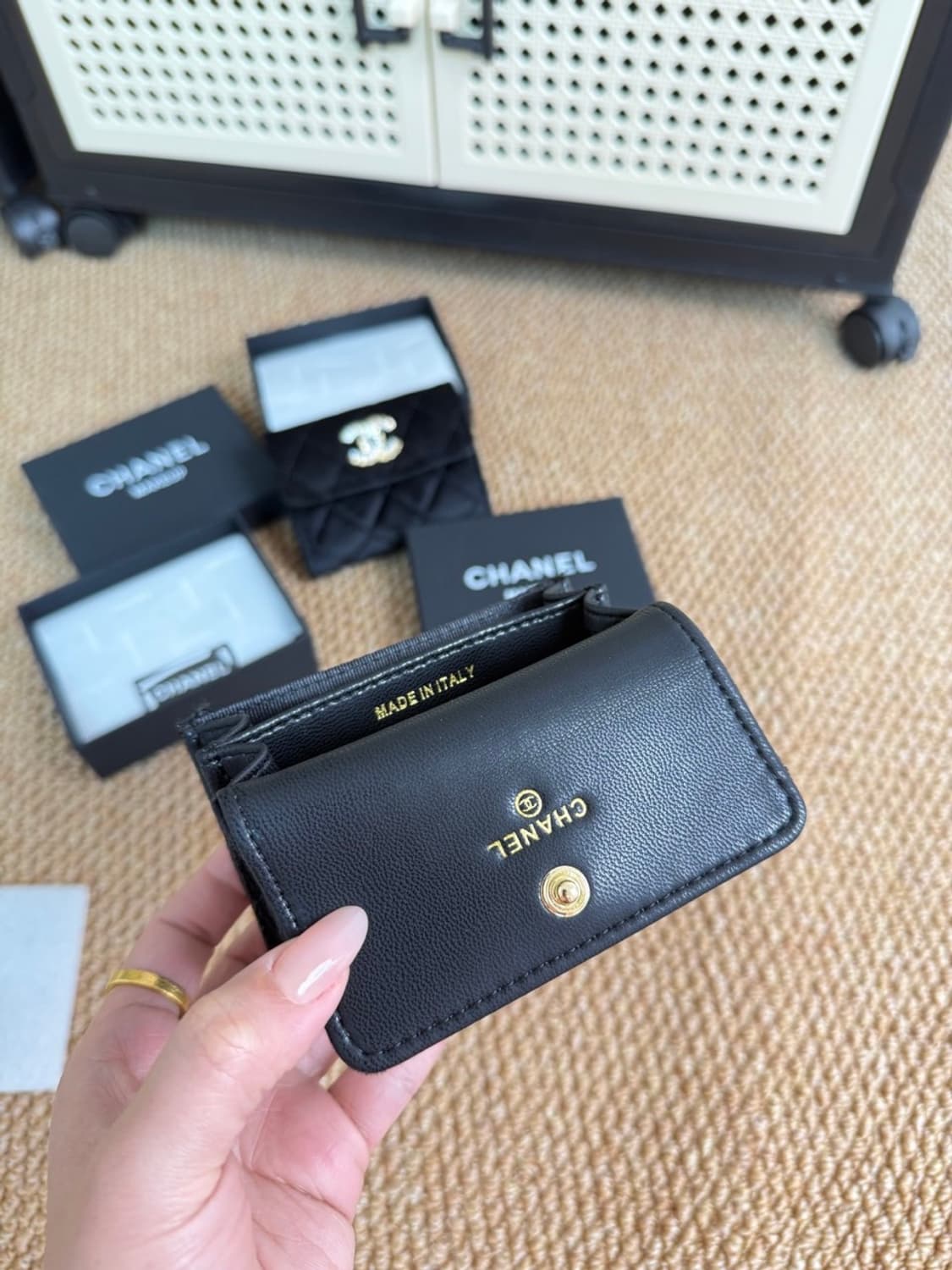 샤넬뷰티 CC로고 리미티드 벨벳 반지갑 풀박스 VIP 상품이미지8