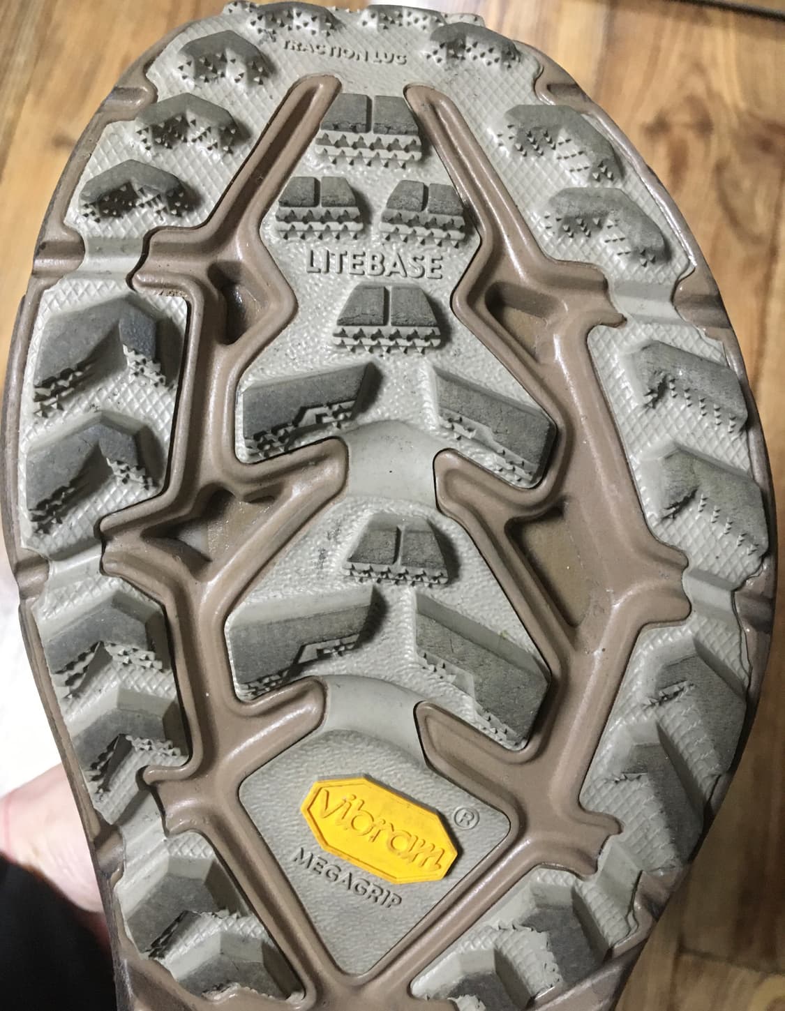 호카 새티스파이 마파테스피드4 라이트 러버 판매합니다 상품이미지6