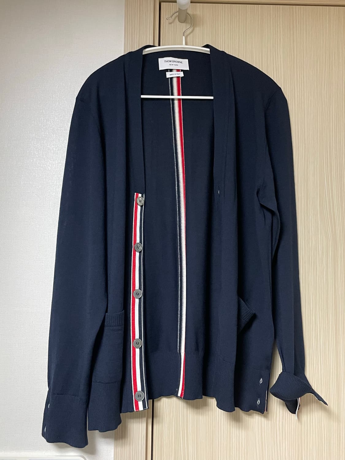 톰브라운 백삼선 가디건 4사이즈 상품이미지1