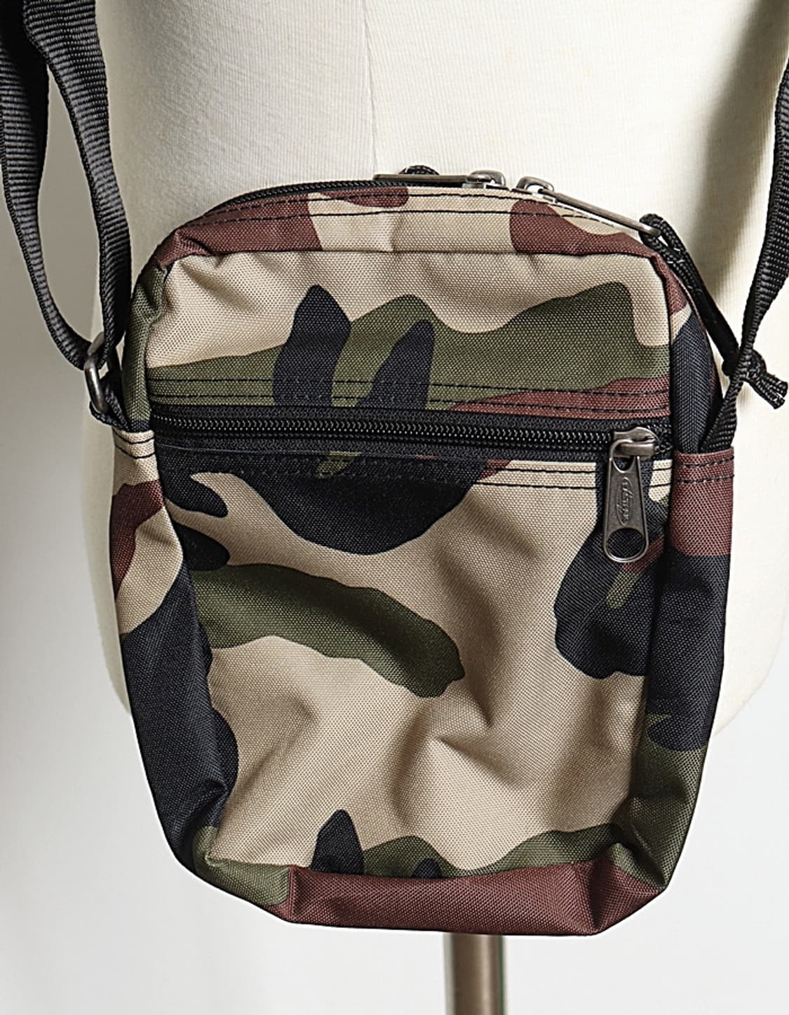 EASTPAK Camo Mini Cross Bag 상품이미지4