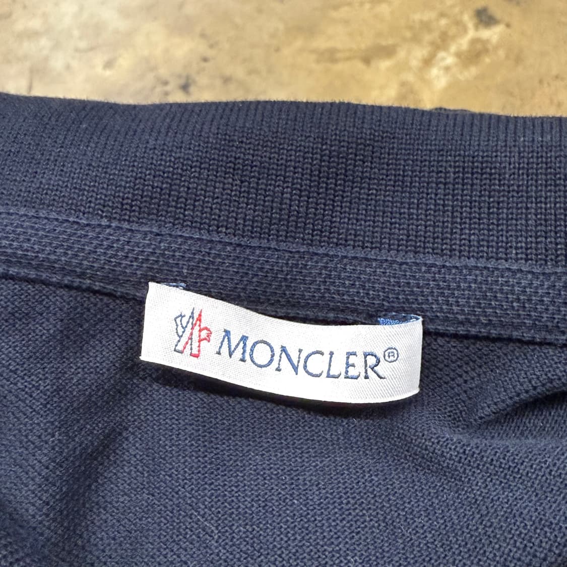 [정품] 몽클레어 블랙 반팔 폴로티 b15 상품이미지4