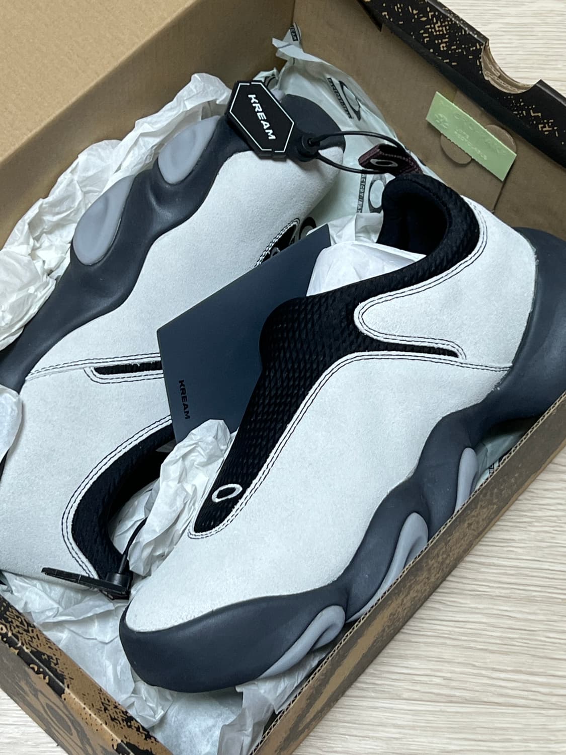 오클리 팩토리팀 X 브레인데드 플래시 화이트 버치 275사이즈 새거팝니다 상품이미지1