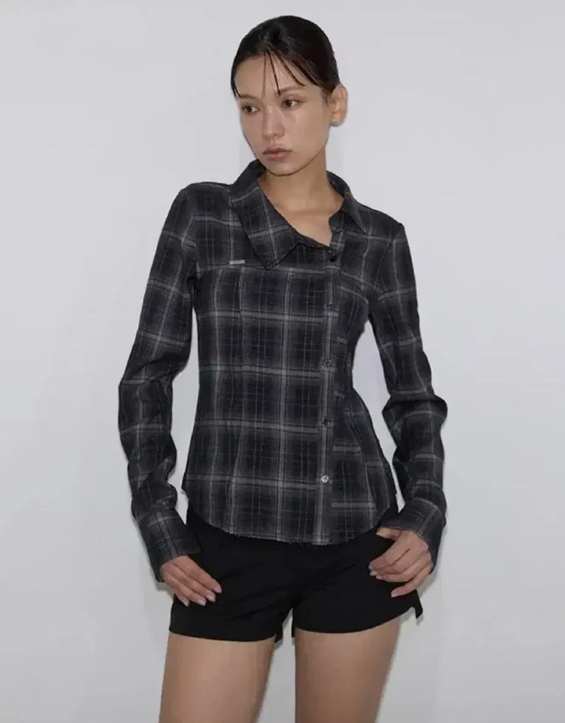 (새상품) 이네기 오프셋 버튼 체크 셔츠 상품이미지1