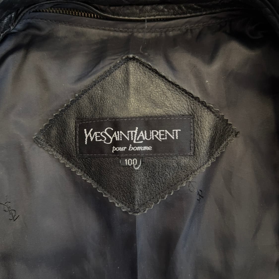 입생로랑 뿌르 옴므 양가죽 하프 자켓 상품이미지4