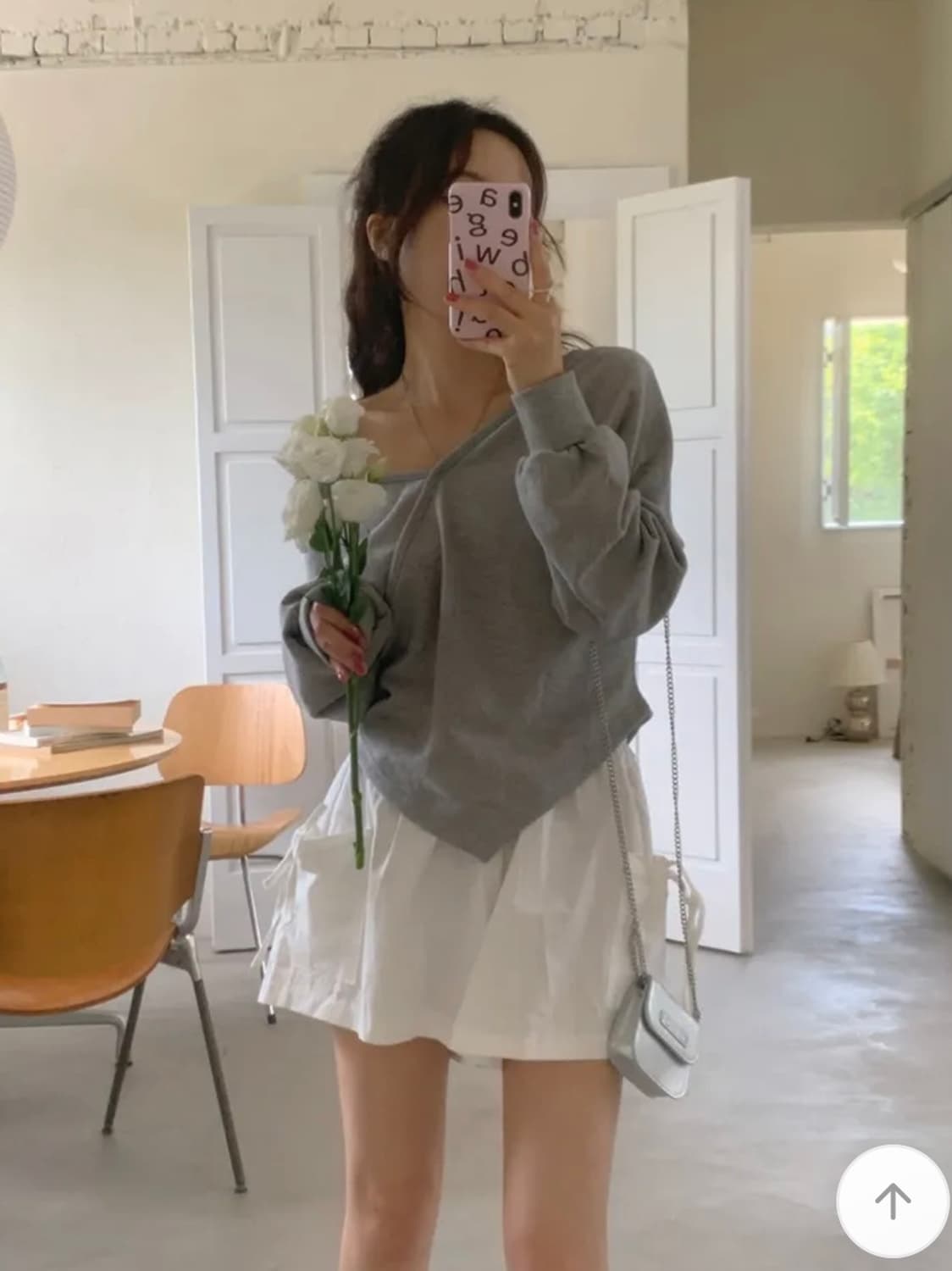 (새상품)프렌치오브 언발 맨투맨 상품이미지1