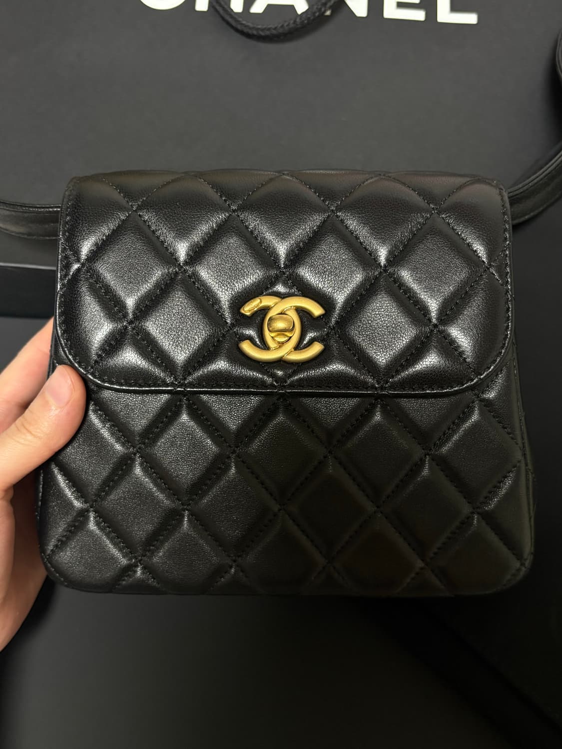 샤넬 25 시즌 램스킨 플립백 (풀박스, 인보이스 O) 상품이미지2