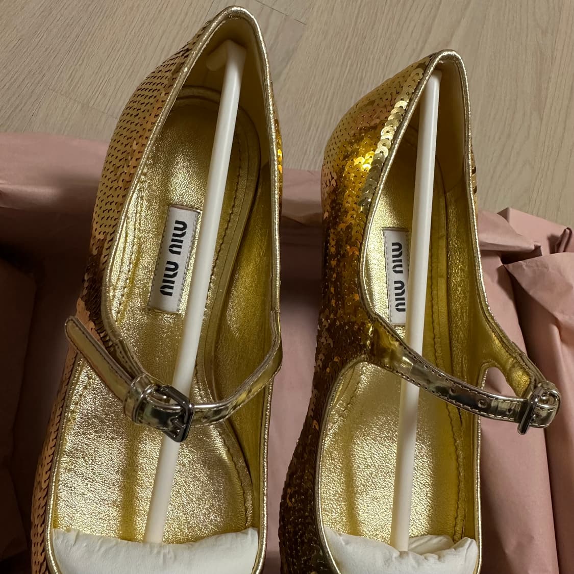 미우미우 골드 시퀸 메리제인 플랫 36.5사이즈 / 새상품  상품이미지6