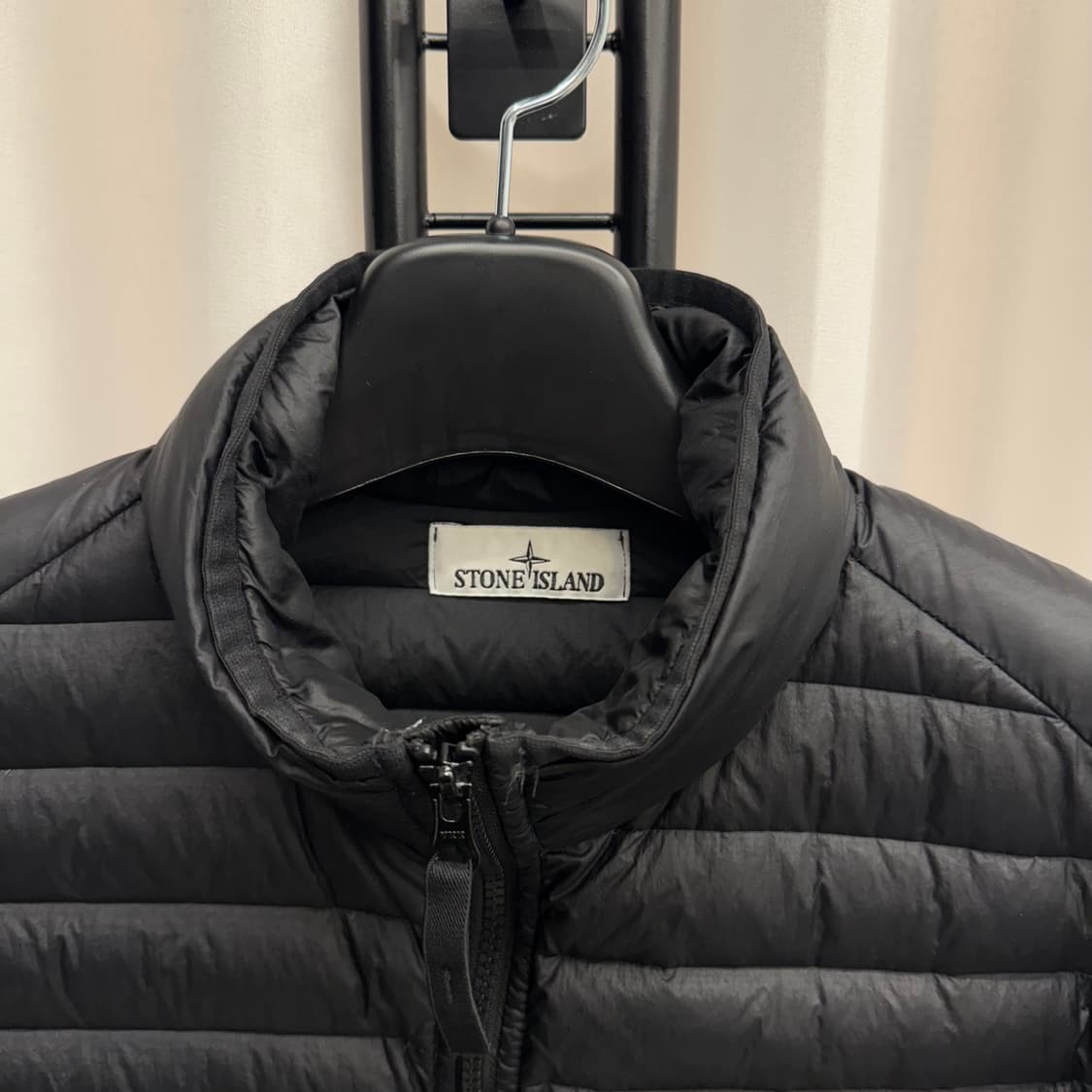 [M] 스톤아일랜드 룸우븐 경량패딩 블랙 상품이미지3