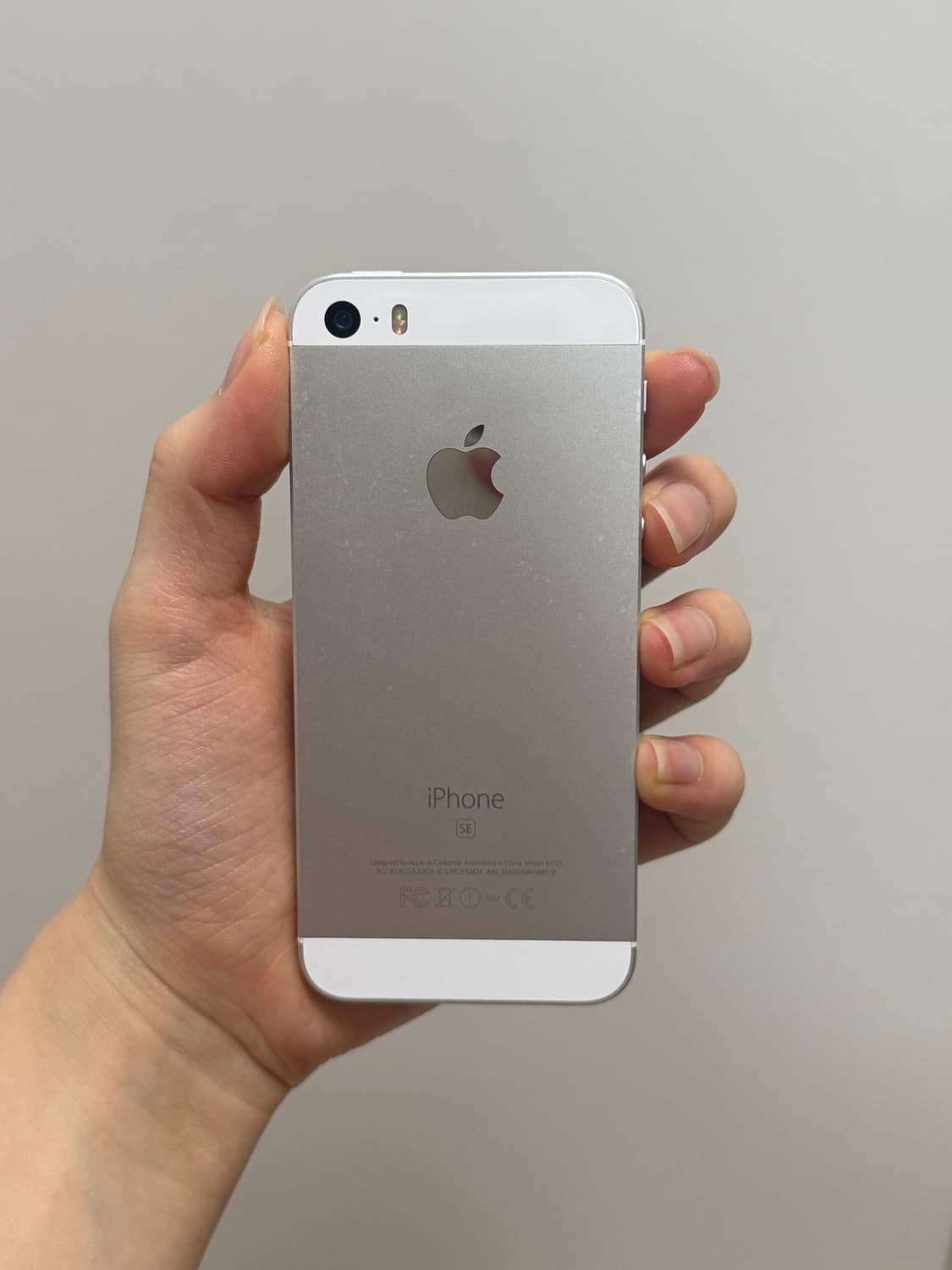 아이폰 SE 상품이미지1