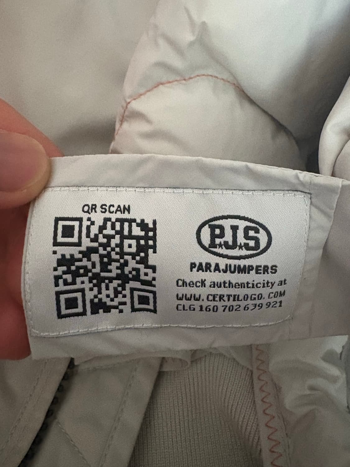 파라점퍼스 고비 봄버 숏패딩 M 사이즈  Mist White 상품이미지5