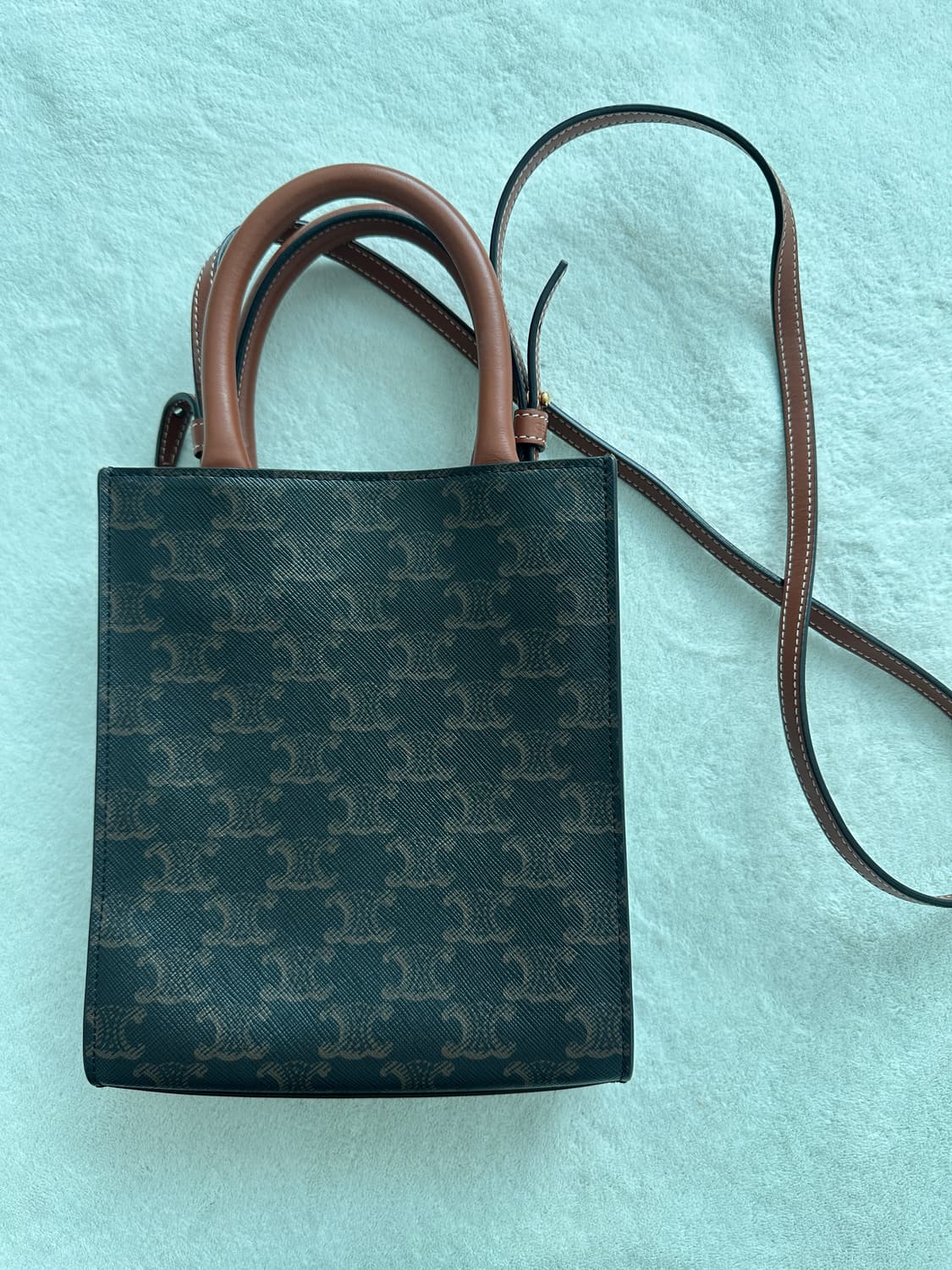 셀린느 트리옹프 카바스 미니백 상품이미지2