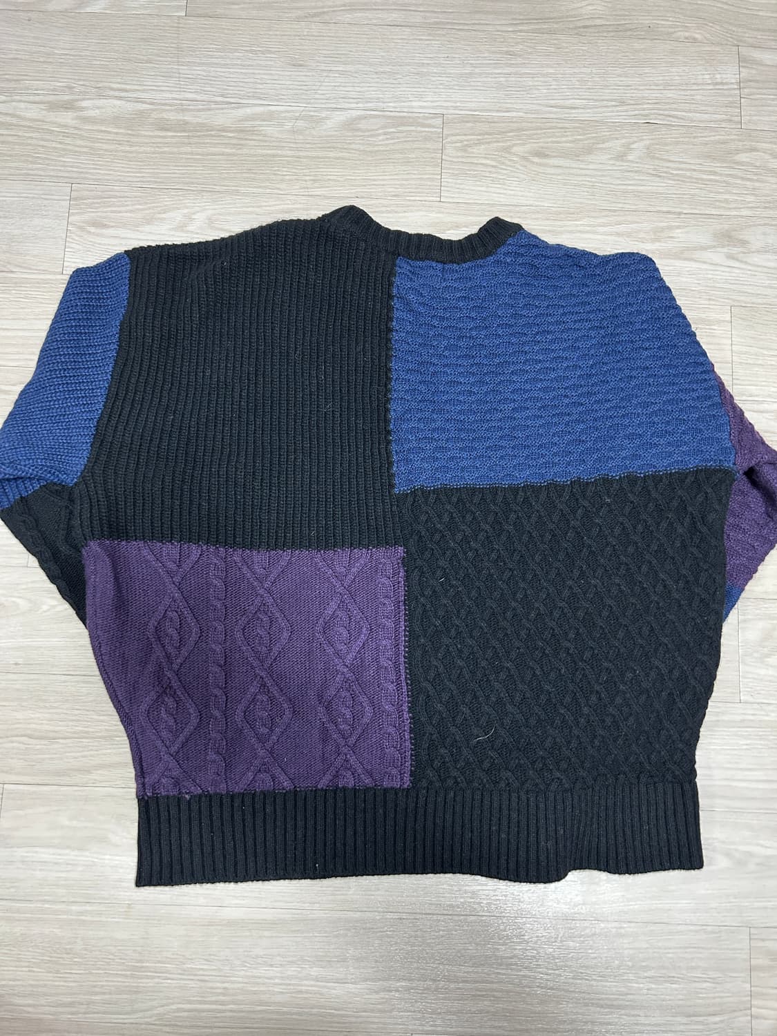 암피스트 패치워크 니트 상품이미지3