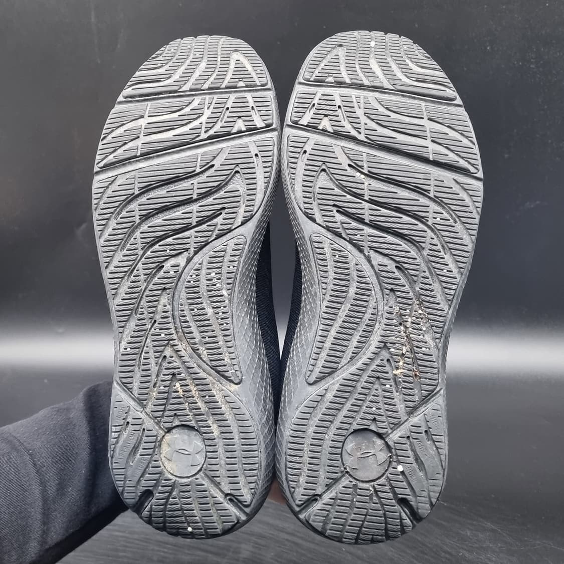 언더아머 차지드퍼스트 런닝화 250 상품이미지3