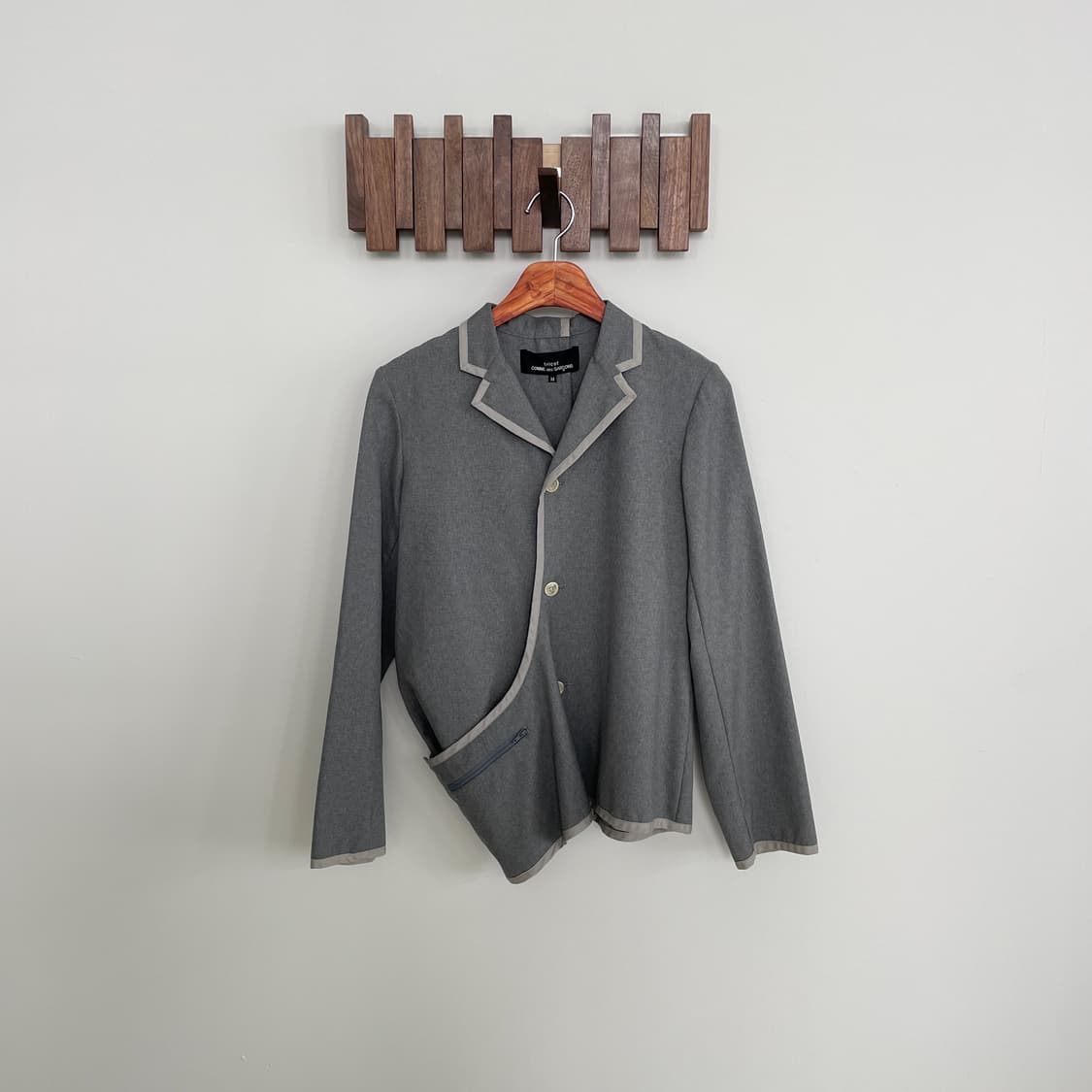 꼼데가르송 비대칭 테일러드 자켓 상품이미지2