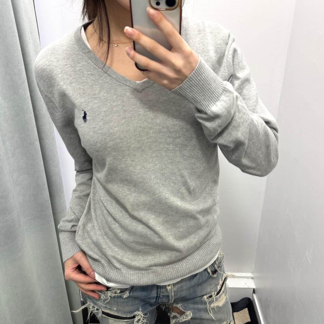 폴로 그레이 브이넥 니트 상품이미지1