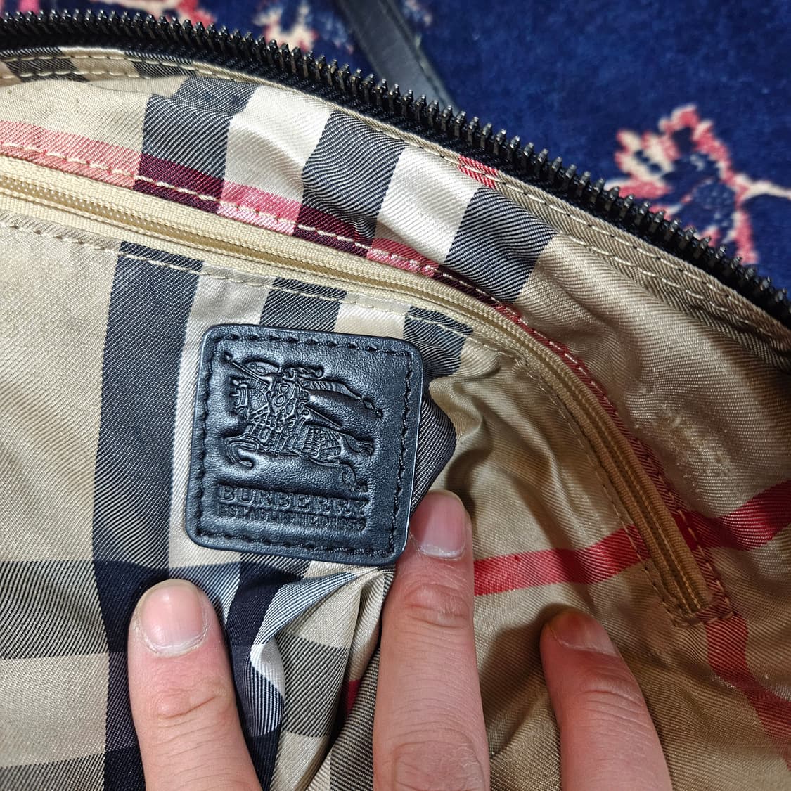 버버리(BURBERRY) 버클레이 나일론 토트백 상품이미지8