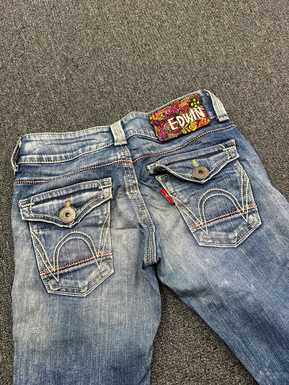 26) 에드윈 y2k 부츠컷 데님팬츠 연청 워싱 상품이미지2