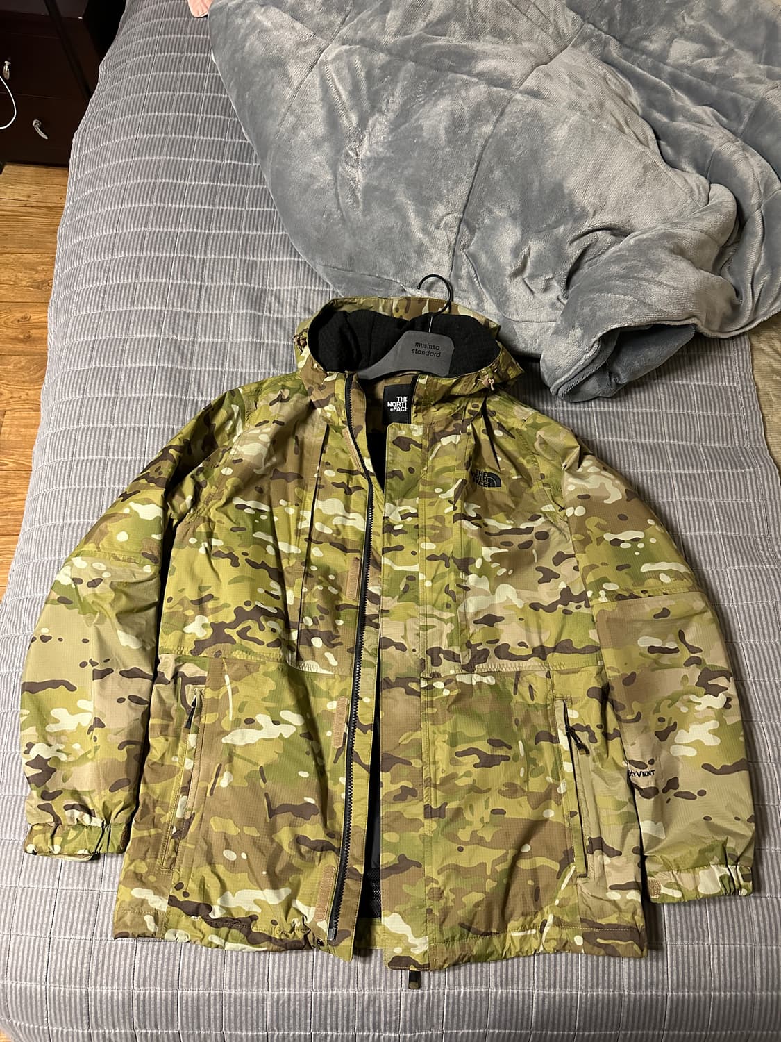 노스페이스 멀티캠 하이벤트 바람막이 L사이즈 상품이미지1