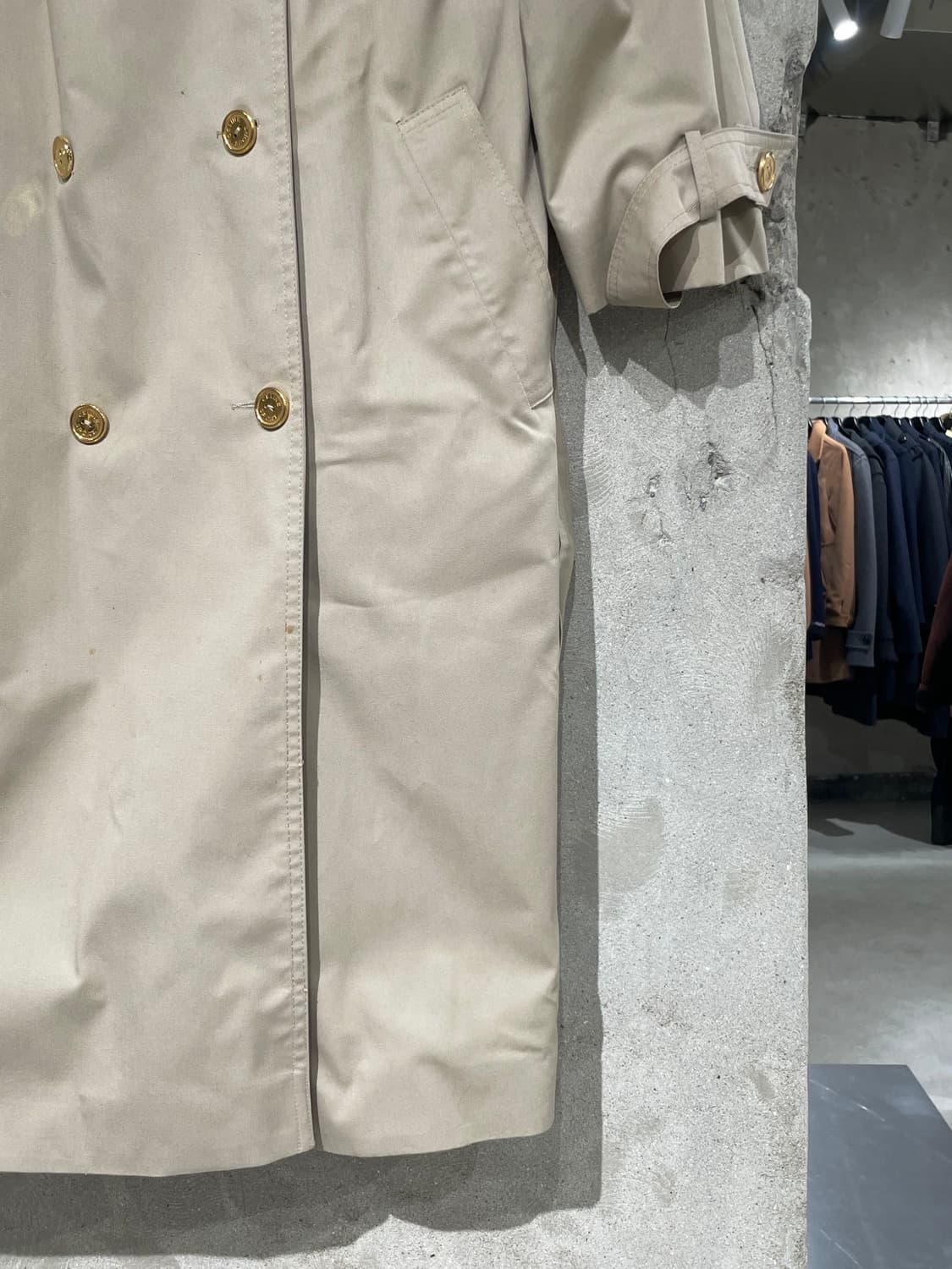 올드 셀린느 라이트 베이지 금장 버튼 트렌치 코트 상품이미지5