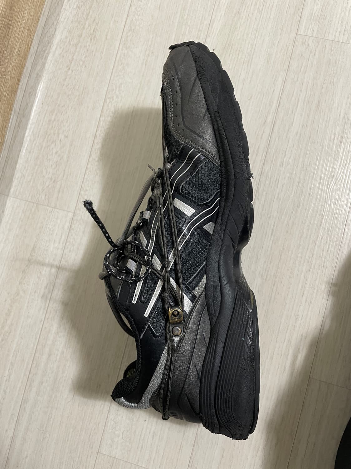 아식스 엔더슨벨 젤 1090 블랙실버 295 상품이미지2