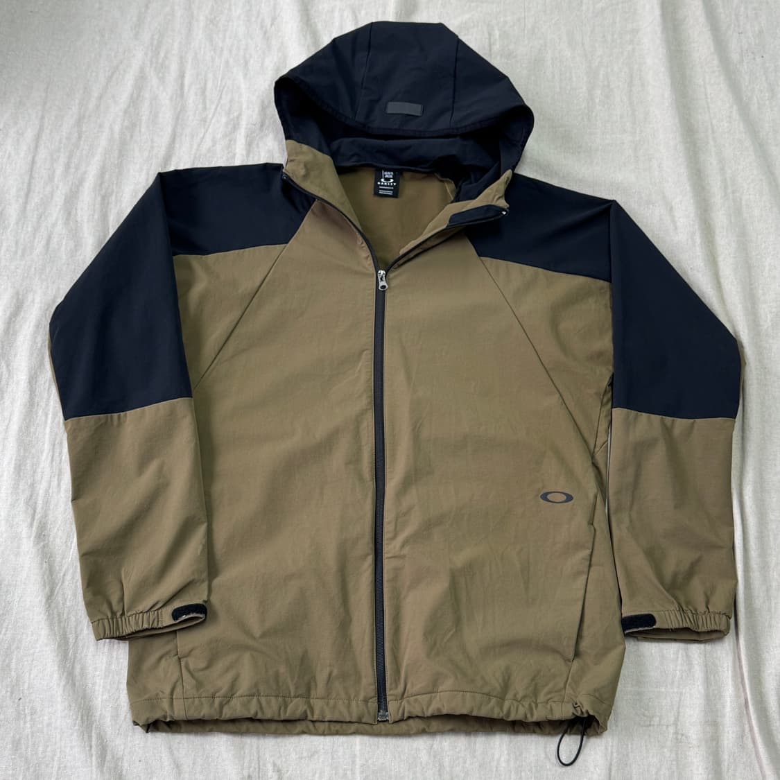 오클리 나일론 카키베이지 바람막이 XXL 상품이미지1