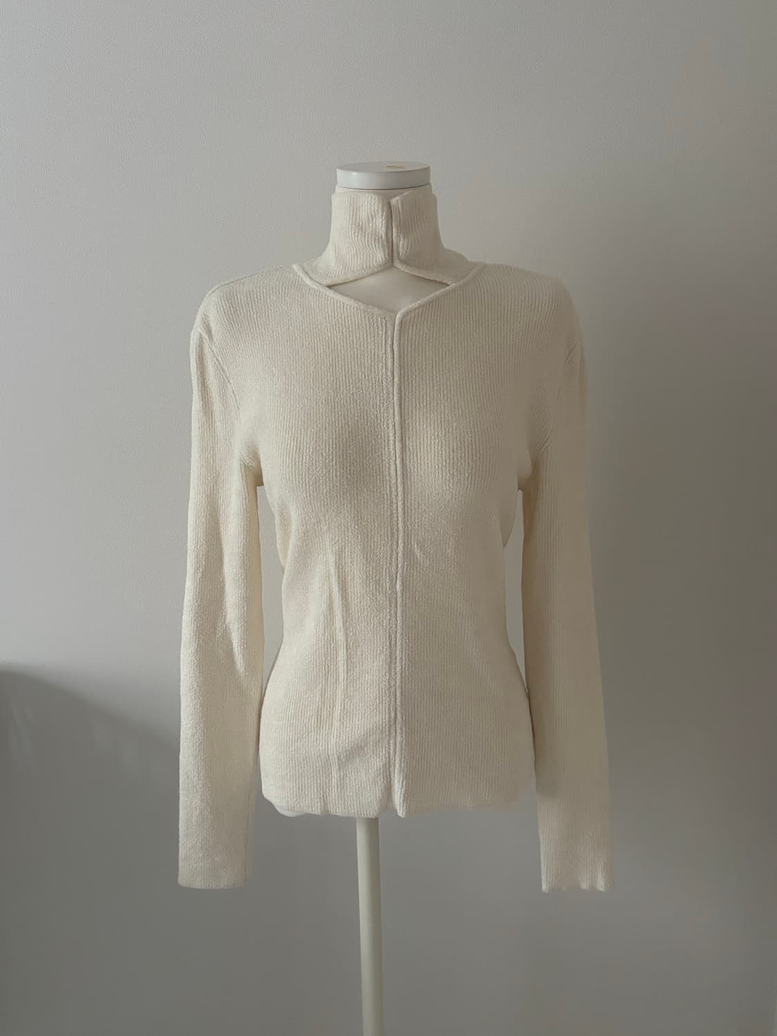 [OBZEE] 한섬오브제 터틀넥 홀 포인트 니트 상품이미지4