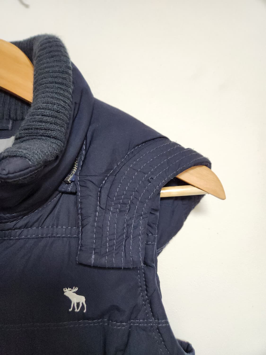 아베크롬비 다운 패딩 베스트 M - J43 상품이미지3