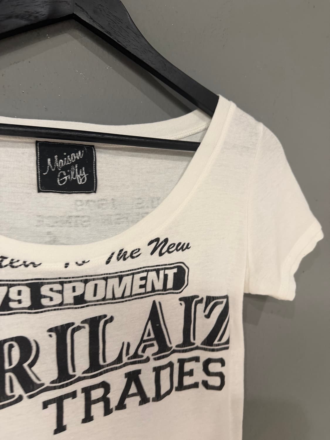 lettering detail u-neck t-shirt 상품이미지8