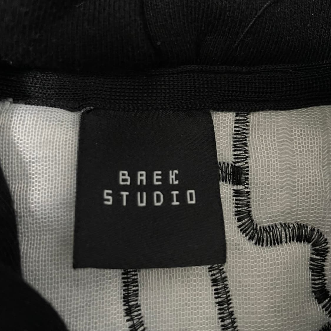 Baek studio 후드티 상품이미지3