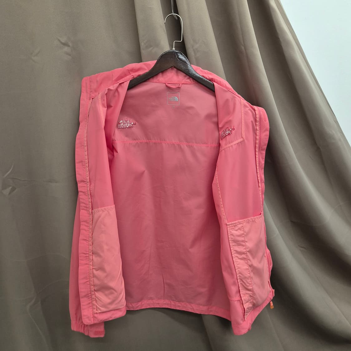 노스페이스 핑크 바람막이 자켓 L 상품이미지5