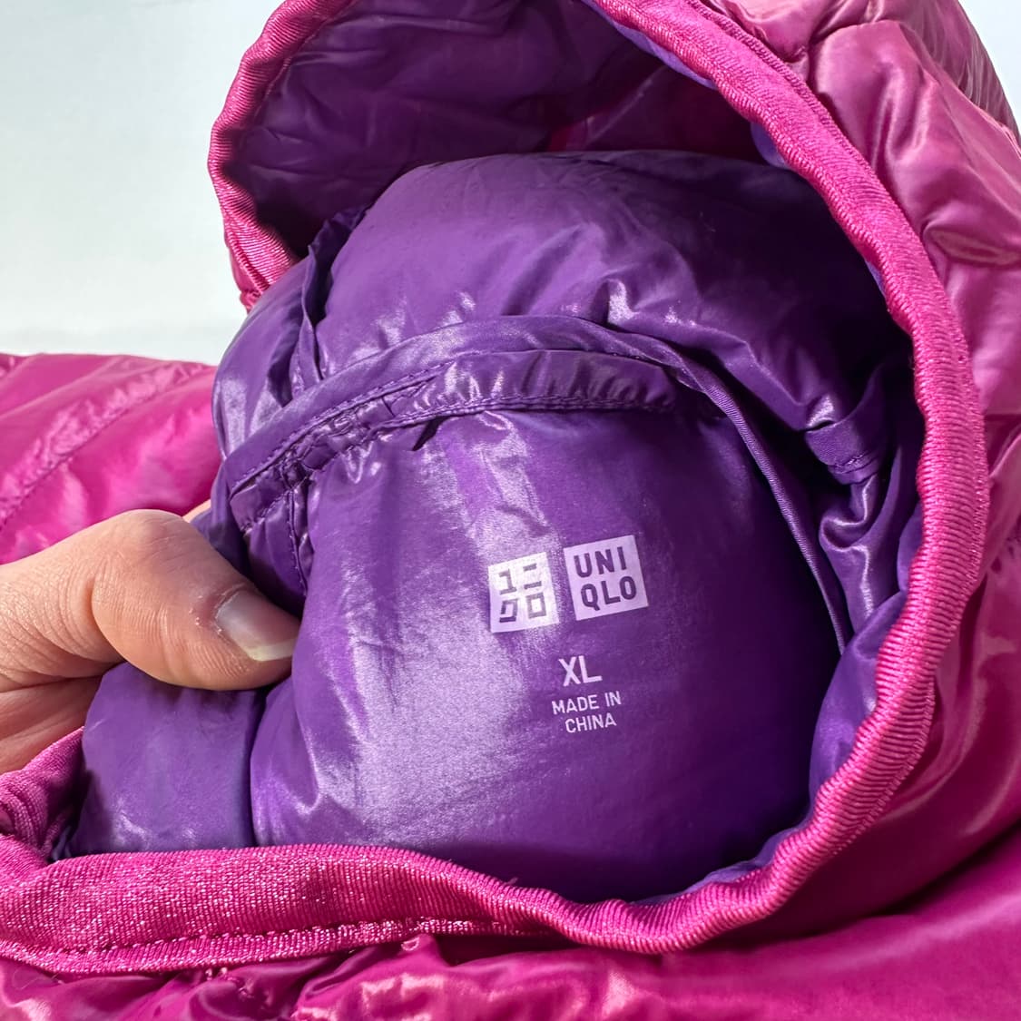 우먼L-XL 유니클로 딥핑크 웜후드 경량패딩 상품이미지5