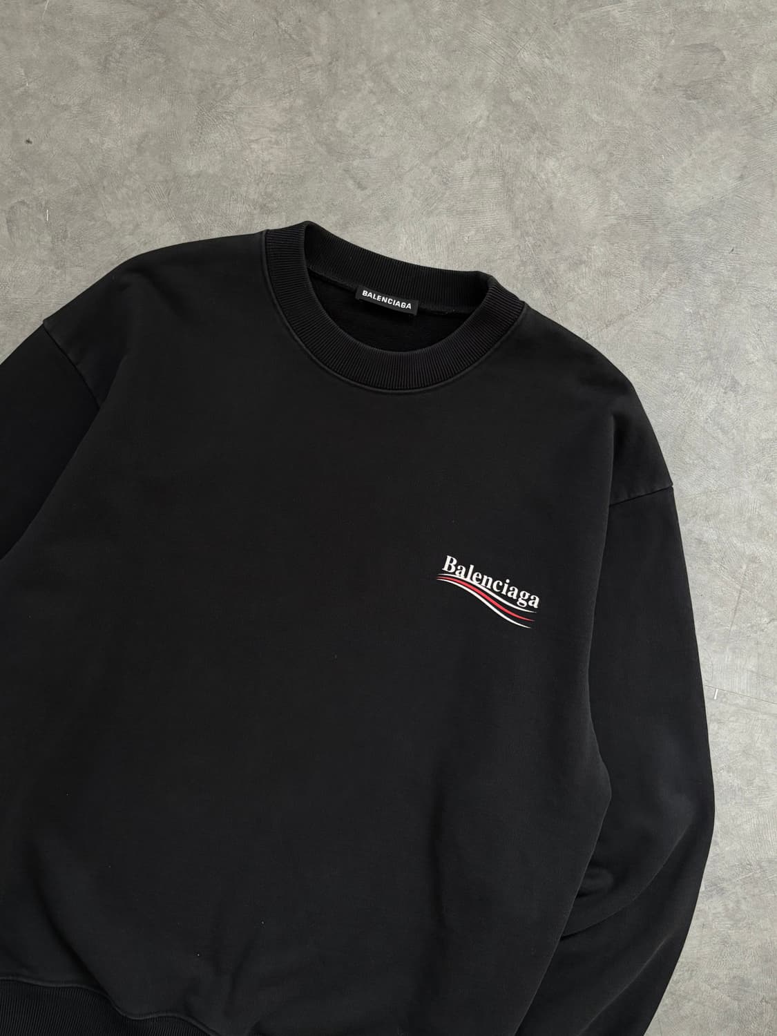 Balenciaga 발렌시아가 블랙 웨이브 로고 맨투맨  상품이미지2