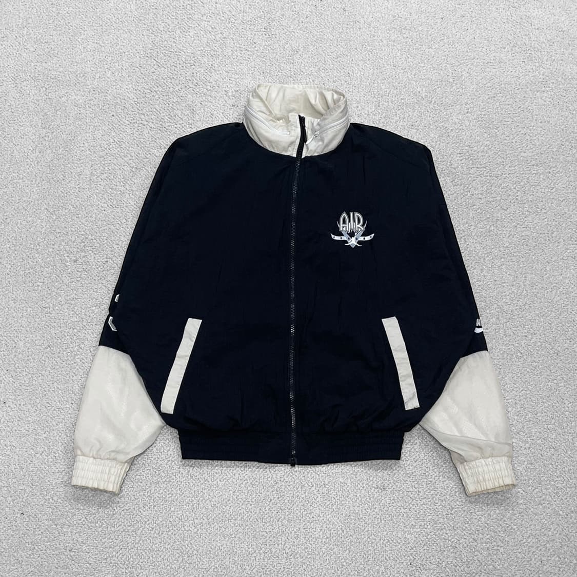 나이키 조던 레거시 플라이트 바람막이 자켓 블랙 화이트 상품이미지2