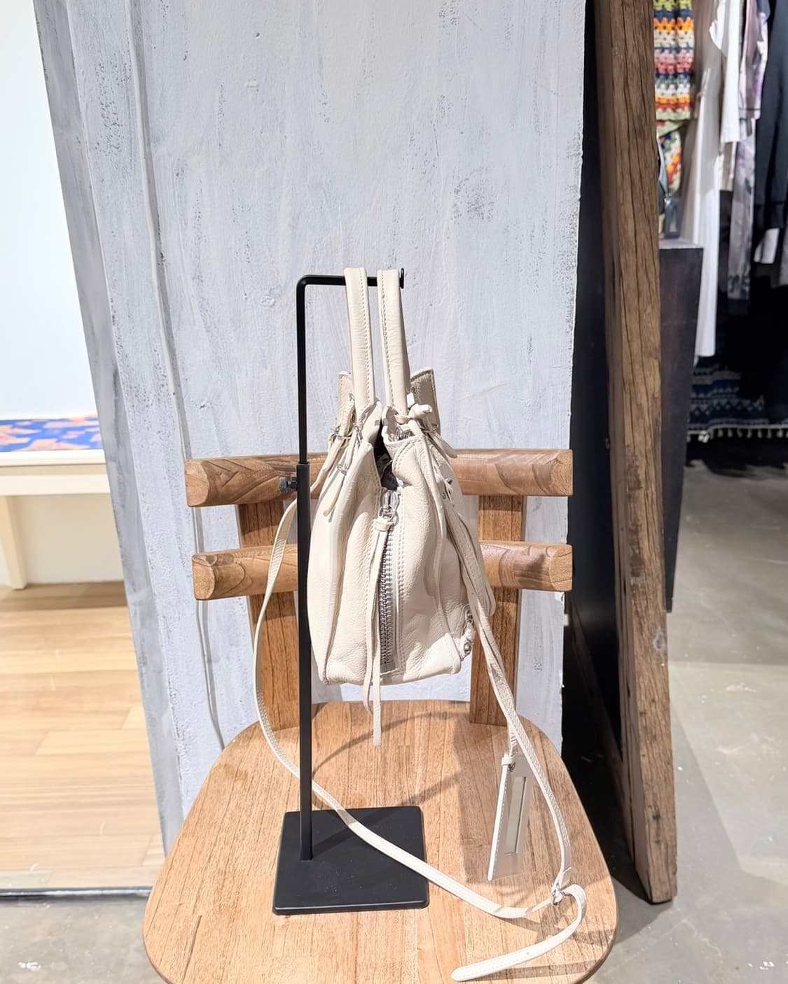 발렌시아가 아이보리 파피에르 a6 토트백 상품이미지6