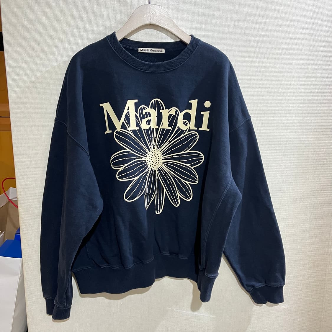 마르디메크르디 플라워 마르디 맨투맨 스웻셔츠 상품이미지1
