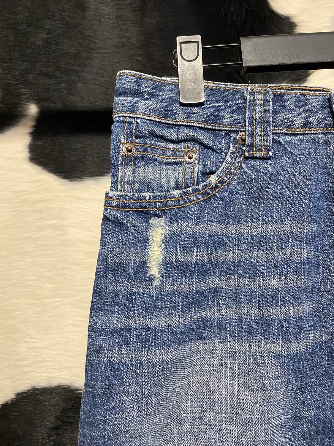 Boo’s jeans 데미지 디테일 데님 미니스커트 상품이미지3