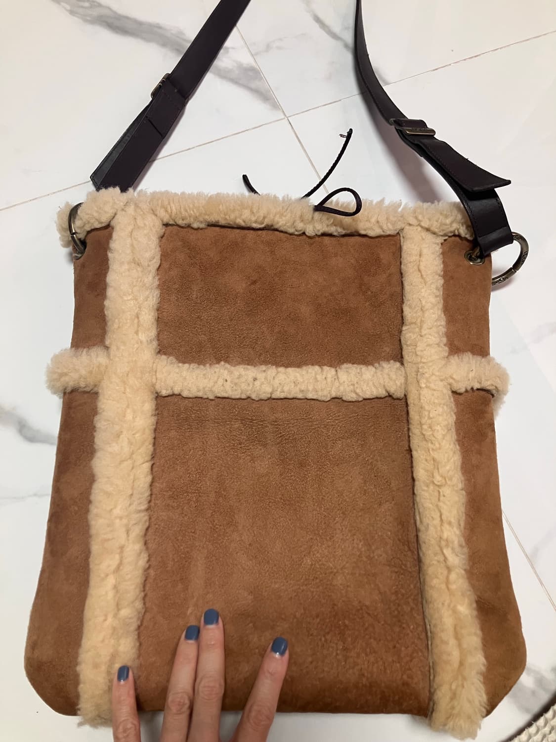 Y2K UGG 어그 크로스백 숄더백 양털가방 상품이미지4