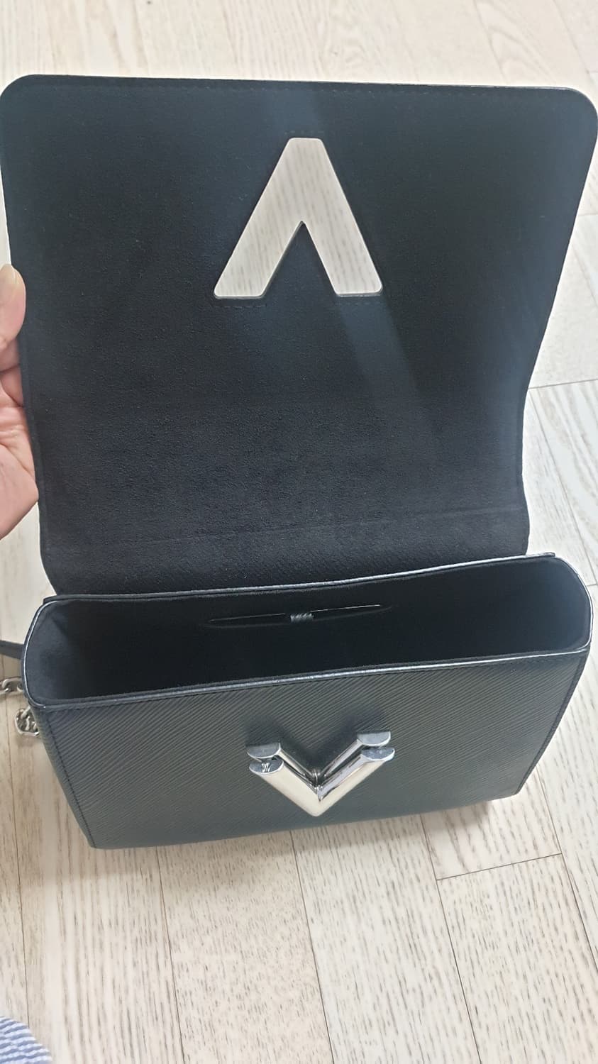 루이비통 트위스트 MM 느와 에피 M54804 (블랙) 상품이미지2
